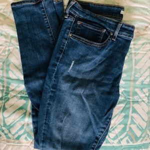 Levi’s Distressed 711 Skinny Jean